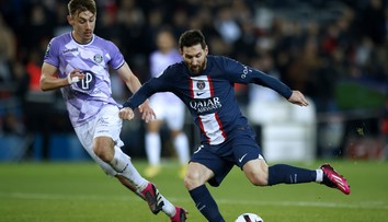 Messi s Hakimim zařídili obrat. PSG vede francouzskou ligu o 8 bodů