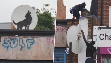 Známý umělec Banksy vystavil nová díla. Jedno z nich někdo před zraky lidí ukradl