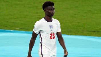 Britská policie jedná. Do vězení míří muž, který rasisticky urážel anglické fotbalisty