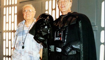 Svět přišel o další hereckou legendu, zemřel představitel Darth Vadera