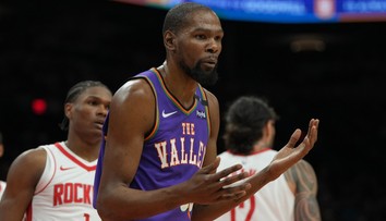 Jako v Kulovém blesku. Do výměny Kevina Duranta v NBA se zapojilo sedm týmů