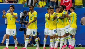 Brazílie–Japonsko ON-LINE: Kanárci jdou do akce bez zraněného Raphinhy