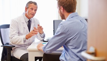 Lékaři vykazují smyšlené zákroky. Jak je zkontrolovat? NÁVOD