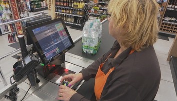 Průměrná mzda je 47 tisíc. Prodavačky v Česku berou ze všech okolních zemí nejméně