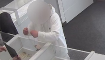 Zloděj smolař. Policie dopadla muže po krádeži řetízku za pár minut