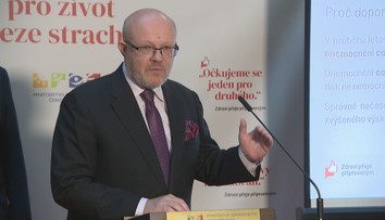 Válek: Žene se na nás vlna chřipky a covidu. Řekl, které období bude kritické