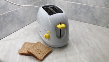 Konec spálených prstů od toustovače. Pomůže věc, kterou má doma každý