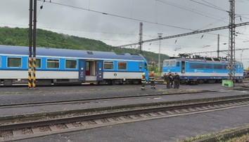 V Ústí nad Labem se srazily dva vlaky. Čtyři cestující utrpěli zranění