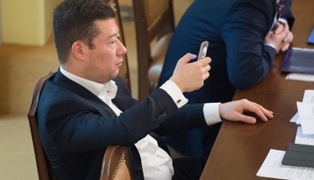 Okamura vyzval ministry k demisi! Zapomněl asi, že už v demisi jsou