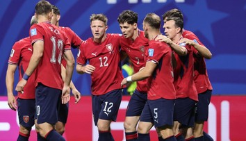 MS ON-LINE: Vynikající vstup do zápasu. Sadílek poslal Čechy do vedení