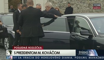 Kdo mohl za to, že Zeman přiletěl na pohřeb pozdě? Má zjistit Ťok