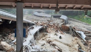 Totální devastace v Königssee, povodeň semlela bobovou dráhu