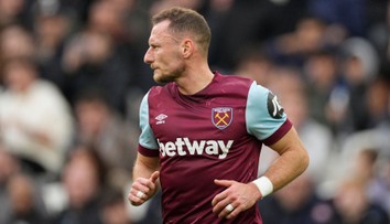 Coufal podporuje West Ham po sestupu. Fanoušci ho volají domů
