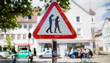 Víte, co jsou smombies? Varuje před nimi tahle značka