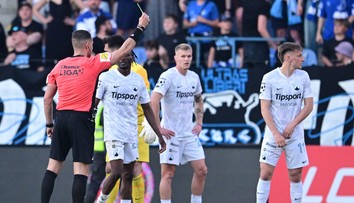 Sudí v lize chybovali. Moses ani Mannsverk neměli dohrát, Slavia přišla o penaltu