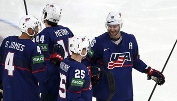 Američané rozhodli o své výhře již v první třetině, zářil bek Jones