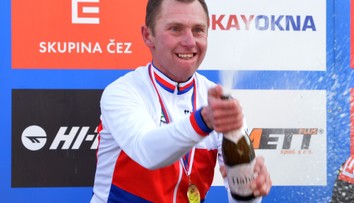 Svéráz, který se nevzdává! Emil Hekele se ve 42 letech stal poprvé mistrem republiky