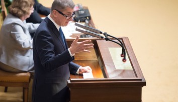 Babiš při interpelacích porušil pravidla. Za trest mu vypnuli mikrofon