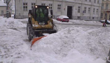Miliony za údržbu silnic a chodníků. Tuhá zima vyčerpává městské rozpočty