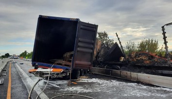 Nehoda dvou kamionů uzavřela dálnici D2. Oba řidiči zemřeli