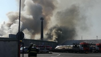 Požár v Mochově uhasili po dvou dnech! Škoda bude až 100 milionů
