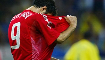 Smutek fotbalového střelce: Obviněn z terorismu, teď dělá v USA taxikáře!