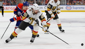 Rytíři z Vegas rozstříleli Edmonton. Oilers v zápase vzdali hold Petru Klímovi