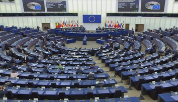 Evropský parlament řeší příval uprchlíků. Oslavil také Mezinárodní den žen