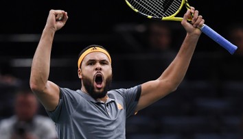 Přejde na hudební kariéru? Francouz Tsonga trénuje v karanténě na bicí