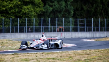 Kvalifikaci vyhrál Power. Hrdinou je ale Bourdais a jeho tým
