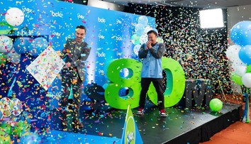 Chudý muž vyhrál rekordní jackpot. Dal výpověď a při přebírání šeku se rozplakal