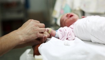 Šokující přiznání zdravotní sestry! V porodnici dělala něco strašného