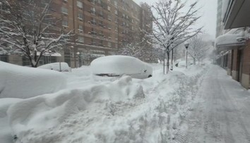 New York zasáhla masivní sněhová bouře. Je jednou z nejhorších za 150 let