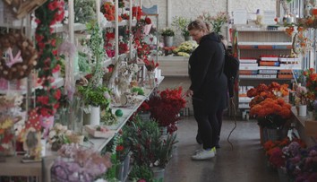 Česko bude slavit Dušičky. Věnce a svíčky se ale  moc dobře neprodávají