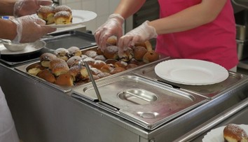 Stát platí 16 tisícům dětí obědy. Jejich rodiče se bez podpory neobejdou