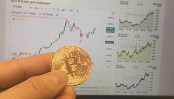 Bitcoin překonal hranici milionu korun, investovala do něj i Tesla