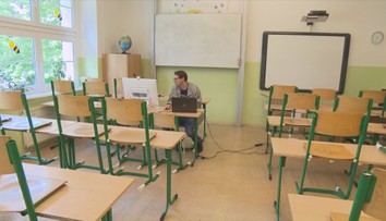 Povinná distanční výuka v případě krize? Vláda bude projednávat novelu