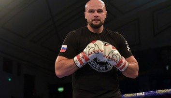 Boxer uspal parťáka. Za tvrdý knockout sklízí vlnu kritiky