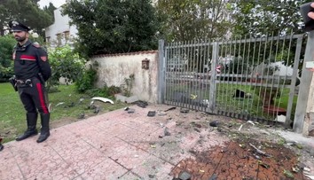 Novinář se stal terčem bombového útoku. Odhaluje velké kauzy