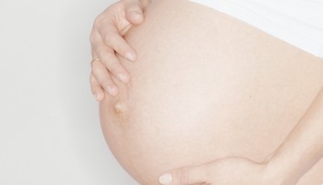 Muž v Německu při hádce pobodal těhotnou ženu, o dítě přišla!
