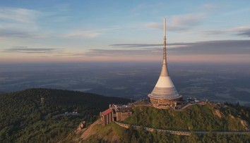 Liberecký kraj odložil nákup vysílače Ještěd o čtvrt roku. Bude stát 181 milionů
