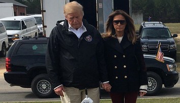 Doprovodila Trumpa zase falešná Melania? Američané mají jasno!