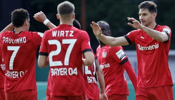 Leverkusen se oklepal po porážce se Slavií. Hertha s Wolfsburgem smírně