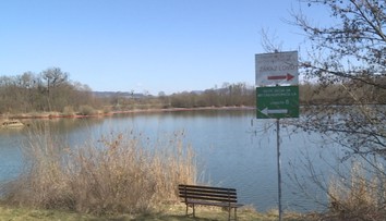 Zábrany proti benzenu v Hustopečích: Nejsou kompletní, přesto v místě havárie už pomohly