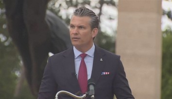 Americký ministr obrany šokoval Evropu. Den D využil k politickému útoku