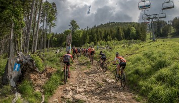 NOVA CUP na Dolní Moravě rozdal diplomy z bikerské maturity