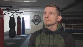 Obscénní gesto naštvalo Dvořáka: Ať si založí OnlyFans, radí MMA zápasníkovi