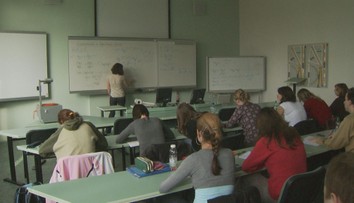 Mohou cizí jazyky zpomalit stárnutí mozku? Ptejte se odbornice