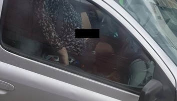 Úchyl za volantem. Na silnicích jsou k vidění hodně podivné věci