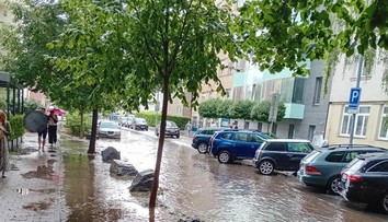 Na jihu Moravy udeřila supercelární bouře. Kroupy mohou mít až 2 cm